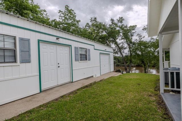 483 Riverside Drive, Palacios, TX 77465