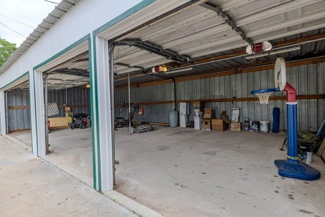 483 Riverside Drive, Palacios, TX 77465
