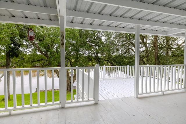 483 Riverside Drive, Palacios, TX 77465