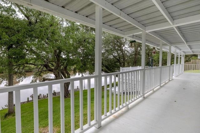483 Riverside Drive, Palacios, TX 77465