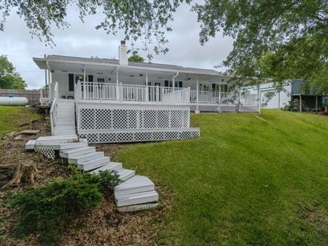 483 Riverside Drive, Palacios, TX 77465