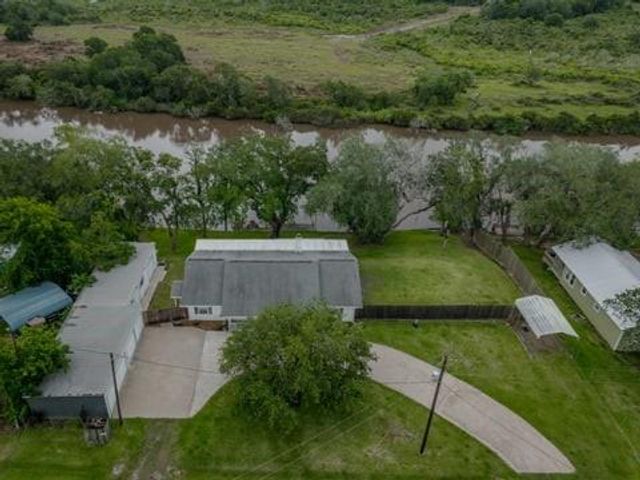 483 Riverside Drive, Palacios, TX 77465