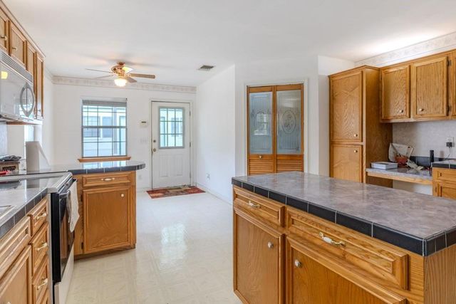 483 Riverside Drive, Palacios, TX 77465