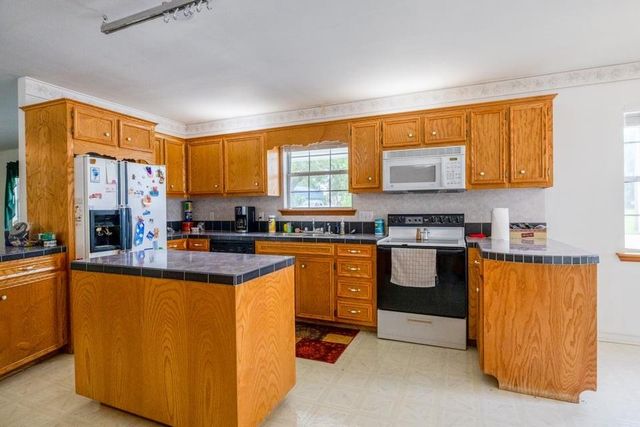 483 Riverside Drive, Palacios, TX 77465