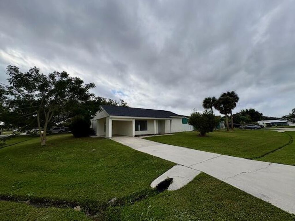 2101 SE Holland Street, Port St Lucie, FL 34952