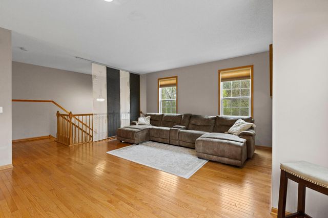1780 Riverside Drive, Shakopee, MN 55379