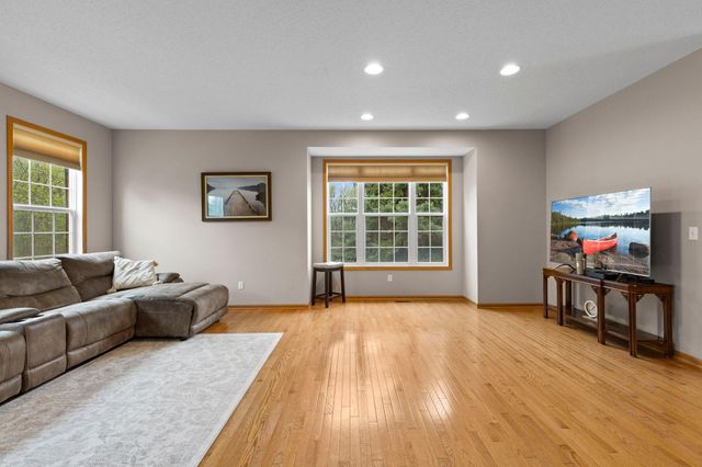 1780 Riverside Drive, Shakopee, MN 55379