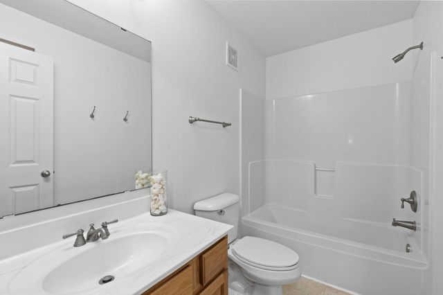1780 Riverside Drive, Shakopee, MN 55379