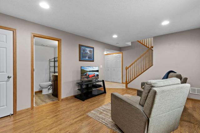 1780 Riverside Drive, Shakopee, MN 55379