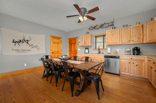 929 Old Casey Cove Rd, Smithville, TN 37166