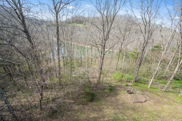929 Old Casey Cove Rd, Smithville, TN 37166