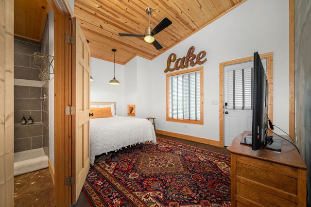 929 Old Casey Cove Rd, Smithville, TN 37166