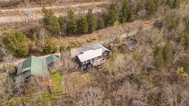 929 Old Casey Cove Rd, Smithville, TN 37166