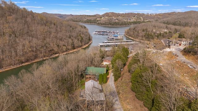 929 Old Casey Cove Rd, Smithville, TN 37166
