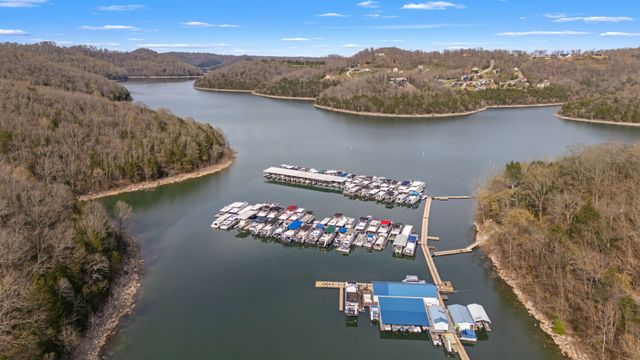 929 Old Casey Cove Rd, Smithville, TN 37166