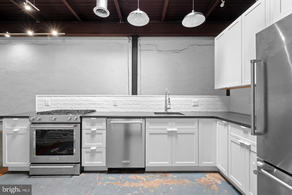 2105 E SUSQUEHANNA AVE, PHILADELPHIA, PA 19125 — photo 4