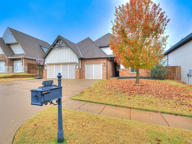 8201 Crew Lane, Edmond, OK 73034