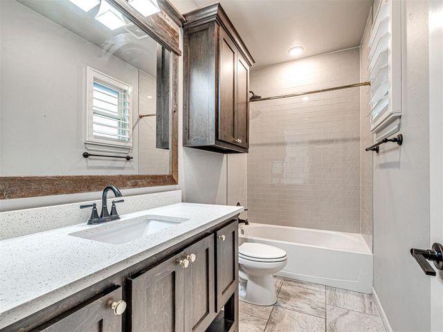 8201 Crew Lane, Edmond, OK 73034