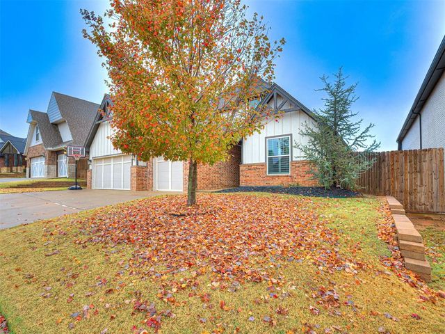 8201 Crew Lane, Edmond, OK 73034