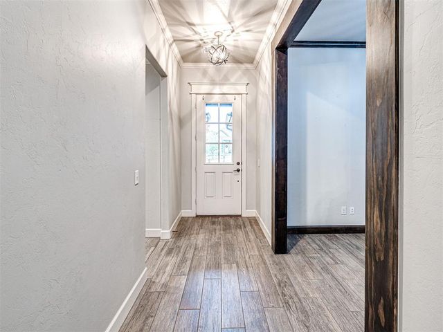 8201 Crew Lane, Edmond, OK 73034