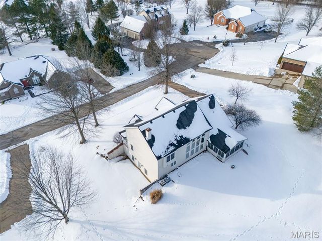 10 Crystal Lake Court, Festus, MO 63028