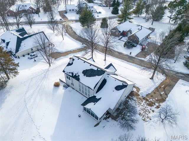 10 Crystal Lake Court, Festus, MO 63028