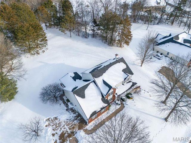 10 Crystal Lake Court, Festus, MO 63028