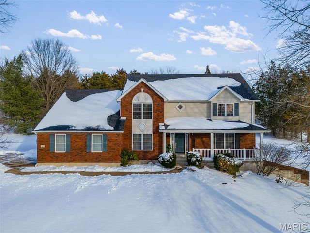 10 Crystal Lake Court, Festus, MO 63028