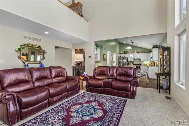 10 Crystal Lake Court, Festus, MO 63028