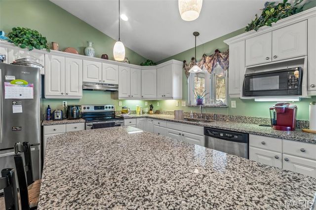 10 Crystal Lake Court, Festus, MO 63028