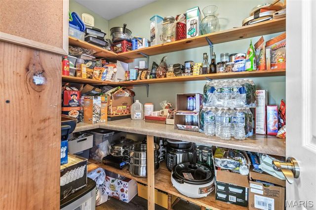 10 Crystal Lake Court, Festus, MO 63028