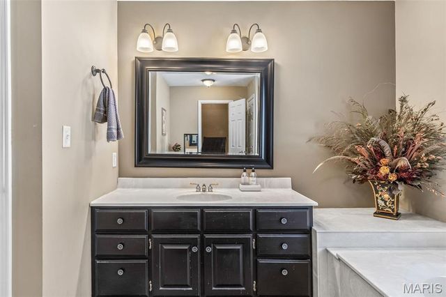 10 Crystal Lake Court, Festus, MO 63028