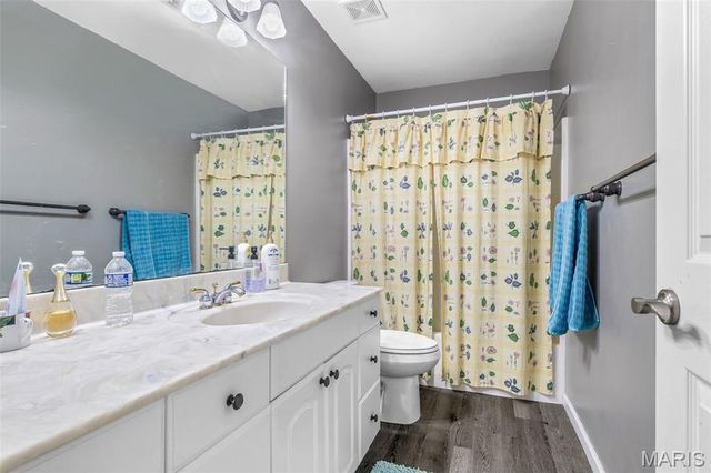 10 Crystal Lake Court, Festus, MO 63028