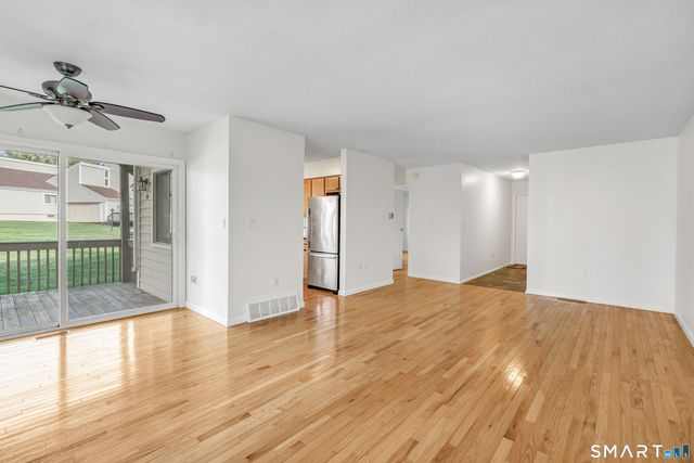16 Monticello Drive 16, Branford, CT 06405