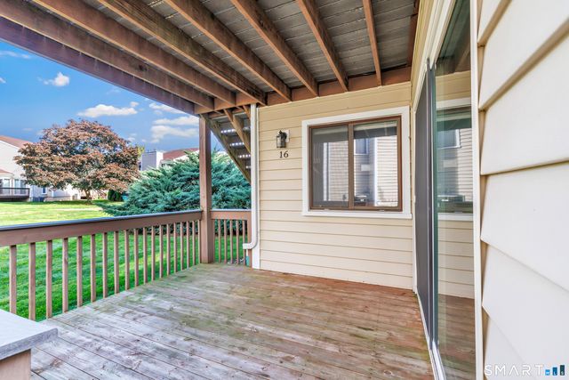 16 Monticello Drive 16, Branford, CT 06405