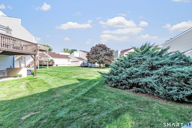16 Monticello Drive 16, Branford, CT 06405