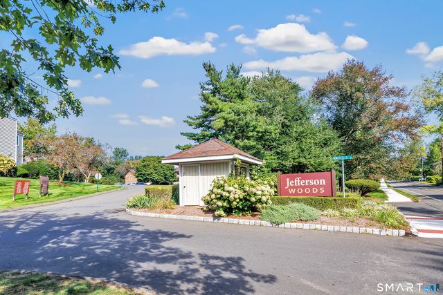 16 Monticello Drive 16, Branford, CT 06405
