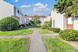 16 Monticello Drive 16, Branford, CT 06405