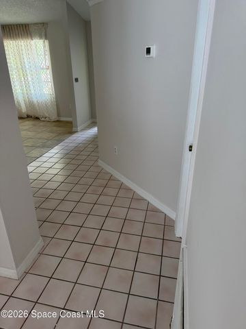 649 Evergreen Street NE, Palm Bay, FL 32907