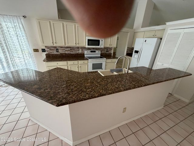 649 Evergreen Street NE, Palm Bay, FL 32907
