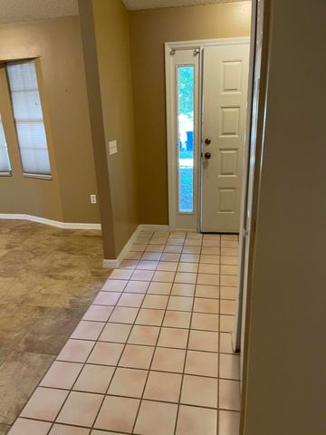 649 Evergreen Street NE, Palm Bay, FL 32907