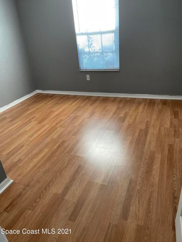 649 Evergreen Street NE, Palm Bay, FL 32907