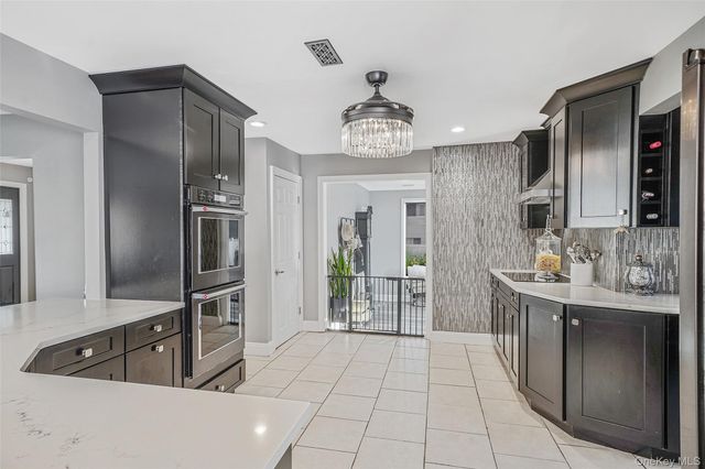 11 Susan Court, Deer Park, NY 11729
