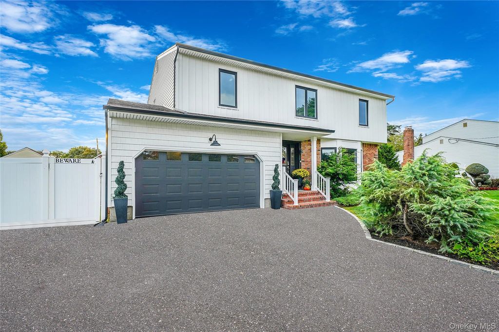 11 Susan Court, Deer Park, NY 11729 — photo 2