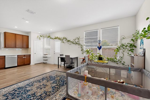 10643 W MILITARY DR UNIT 6, San Antonio, TX 78251