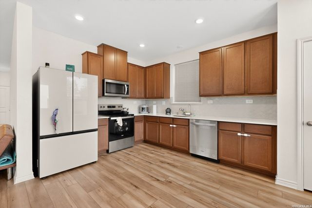 10643 W MILITARY DR UNIT 6, San Antonio, TX 78251