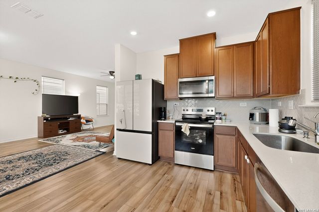 10643 W MILITARY DR UNIT 6, San Antonio, TX 78251