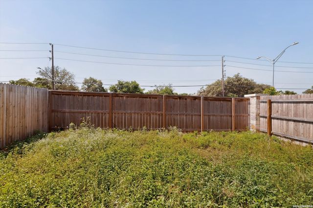 10643 W MILITARY DR UNIT 6, San Antonio, TX 78251