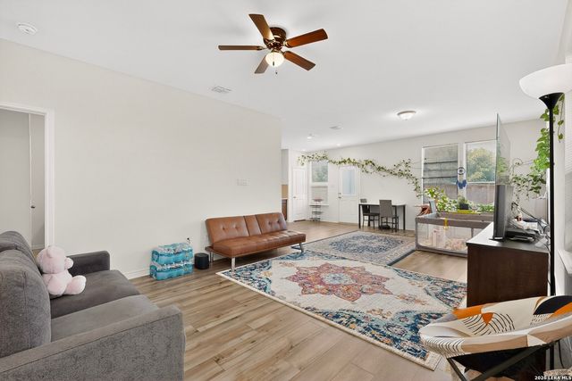 10643 W MILITARY DR UNIT 6, San Antonio, TX 78251