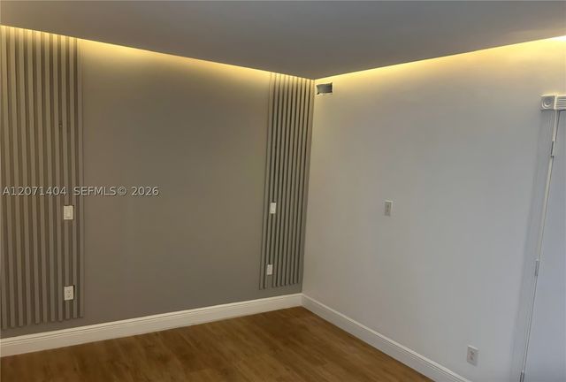 661 NE 164th Ter, Miami, FL 33162